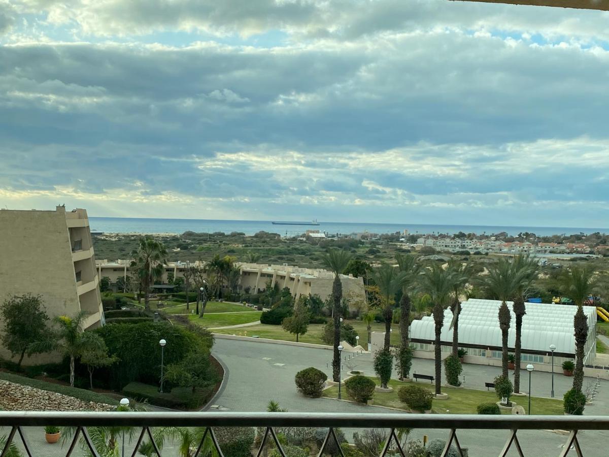 קיסריה נאות גולף- Oren Apartment Exteriör bild
